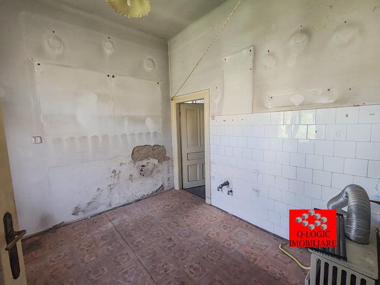 Casă individuală cu 3 camere cu Canalizare în Central