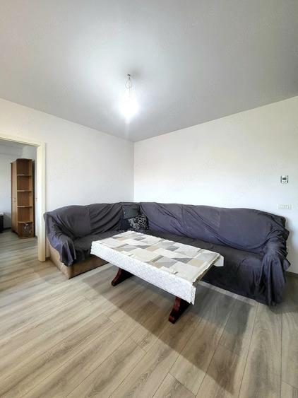 Apartament cu 3 camere decomandat în Aradului