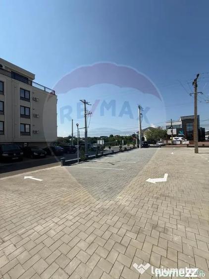 Spațiu comercial, de 960 mp, în Ipotești