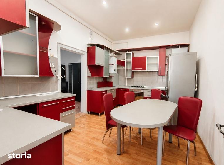 Apartament cu 4 camere în Gruia