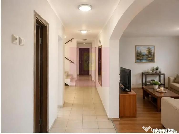 Casă cu 5 camere cu Teren 2875 Mp în Sadina