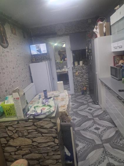 Apartament cu 4 camere decomandat în Ferentari