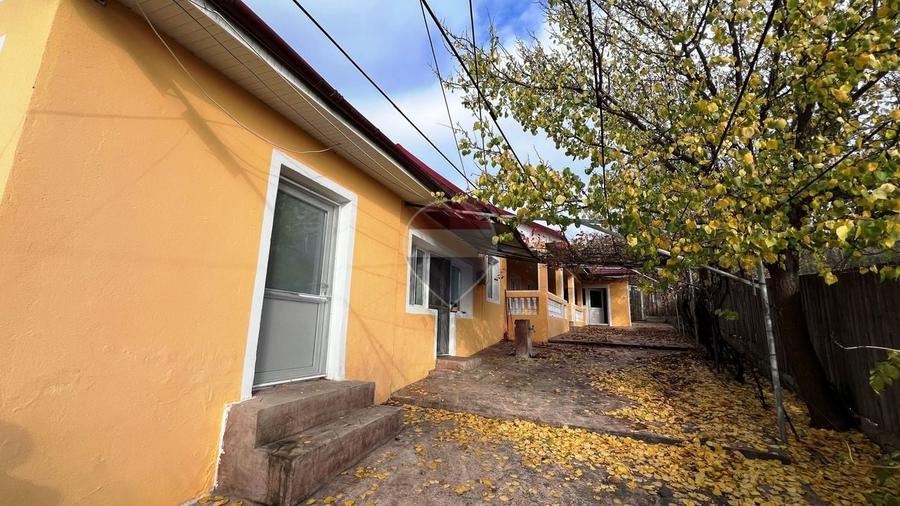 Casă individuală cu 6 camere cu Teren 1220 Mp în Fârțănești
