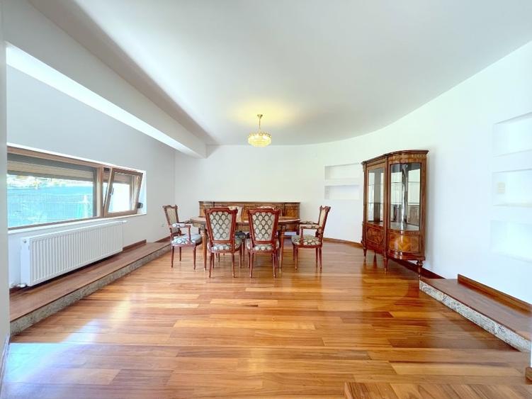 Duplex cu 5 camere cu Canalizare în Torontalului