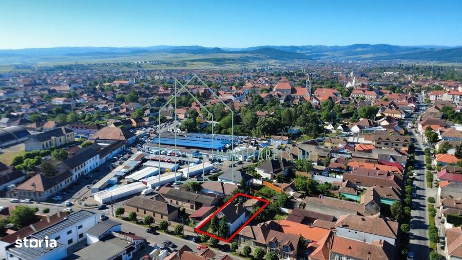Casă cu 4 camere cu Teren 500 Mp în Central