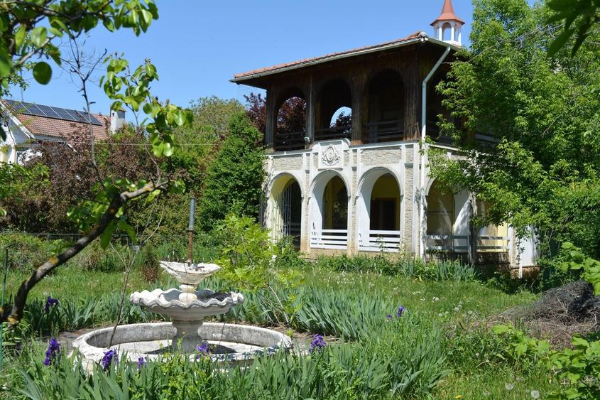 Casă individuală cu 6 camere cu Canalizare în Snagov