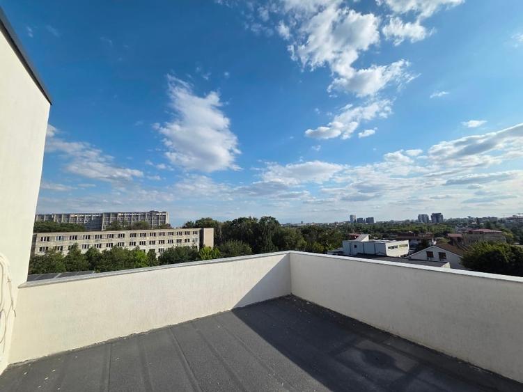 Apartament cu 3 camere decomandat în Colentina