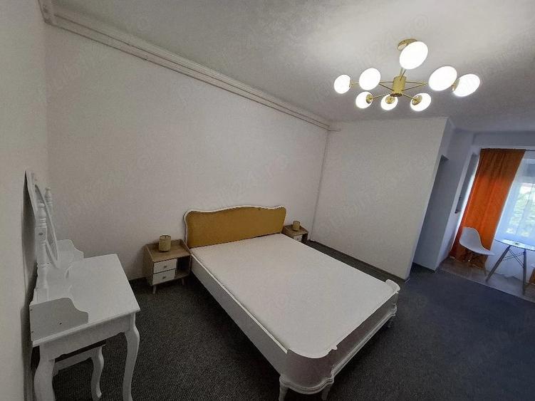 Garsonieră decomandată în Central