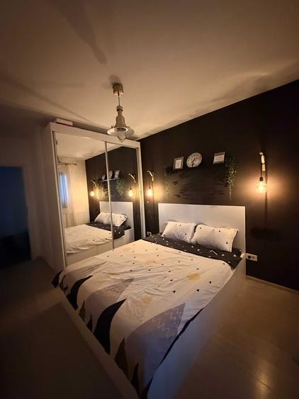 Apartament cu 3 camere decomandat în Metalurgiei