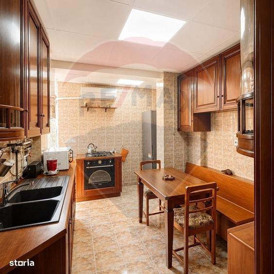Apartament cu 3 camere semidecomandat în Doamna Ghica