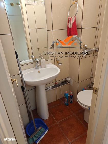 Apartament cu 3 camere decomandat în Cetate