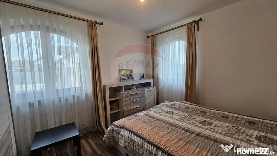 Casă cu 5 camere cu Teren 840 Mp în Șcheia