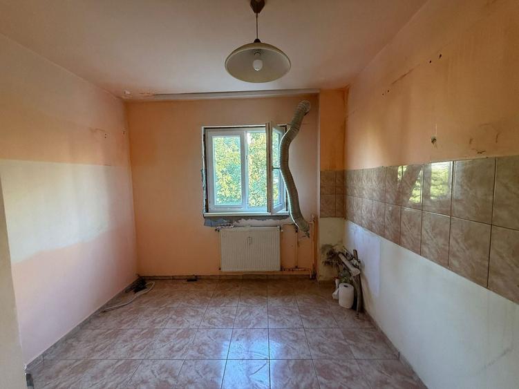 APARTAMENT 3 CAMERE BLOC REABILITAT TERMIC STR.GHIRLANDEI - 9