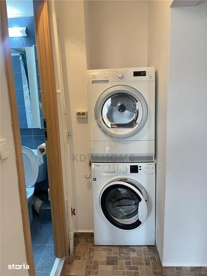 Apartament cu 3 camere decomandat în Tei