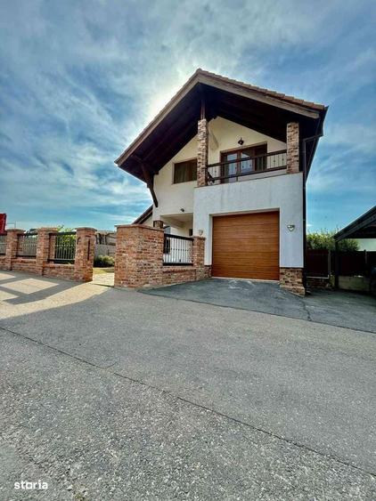 Casă cu 4 camere în Sânmartin