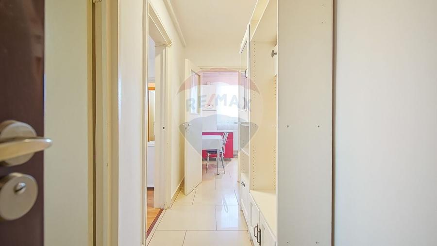 Apartament cu 3 camere semidecomandat, mobilat în Astra