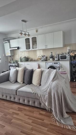 Apartament cu 2 camere semidecomandat în Mihai Bravu