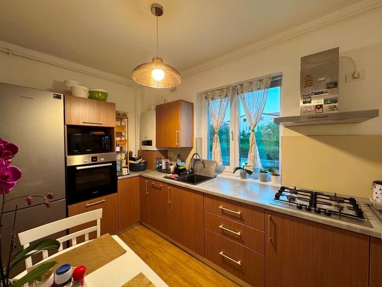 Apartament cu 2 camere decomandat în Sisești