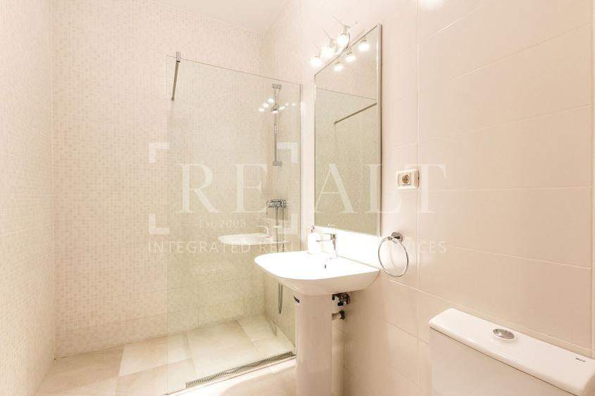 Apartament cu 3 camere decomandat, mobilat în Barbu Văcărescu
