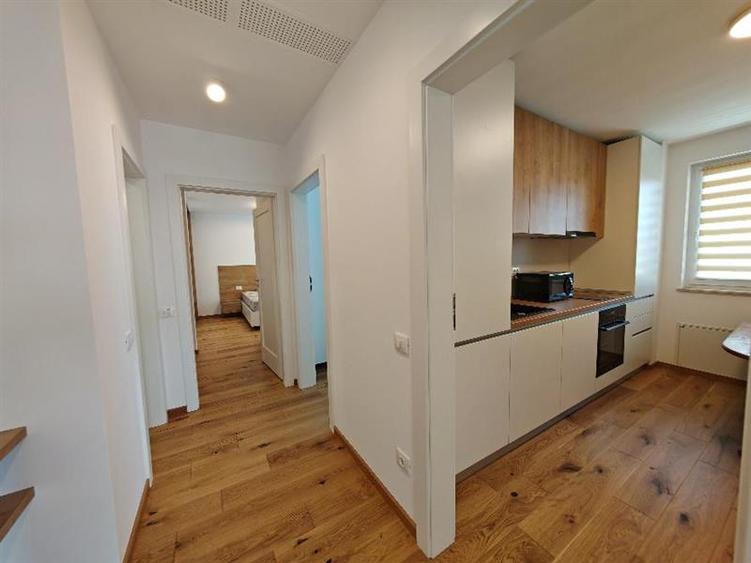 Apartament cu 3 camere decomandat, mobilat în Astra