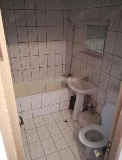 Apartament cu 3 camere decomandat în Aradul Nou