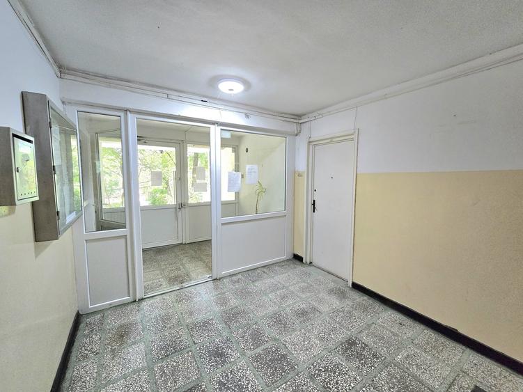 Apartament cu 2 camere semidecomandat, mobilat în Titan