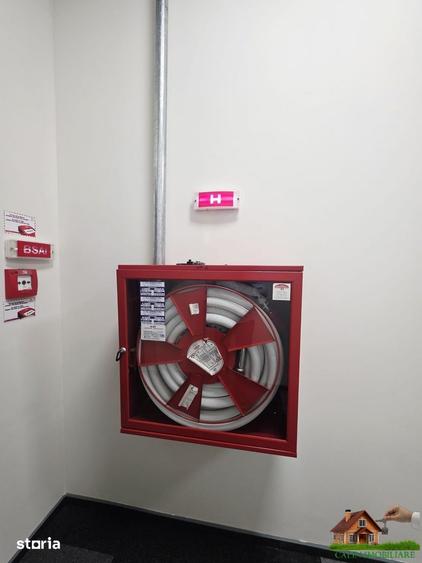 Spațiu comercial, de 1,250 mp, în Baza 3