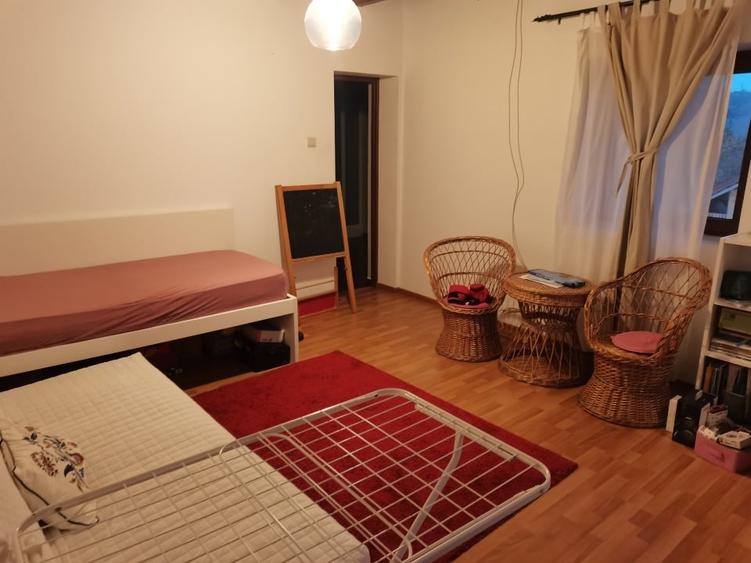 Casă individuală cu 5 camere cu Teren 1000 Mp în Slănic