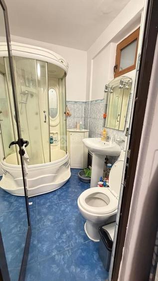 Apartament cu 3 camere decomandat, mobilat în Central