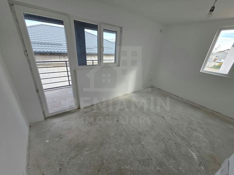 Casă cu 5 camere cu Teren 346 Mp în Exterior Est