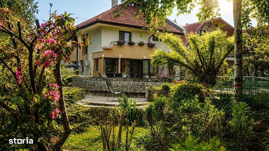 Casă cu 4 camere decomandat în Săftica