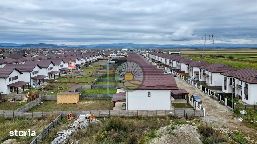 Casă cu 4 camere cu Canalizare în Tărlungeni