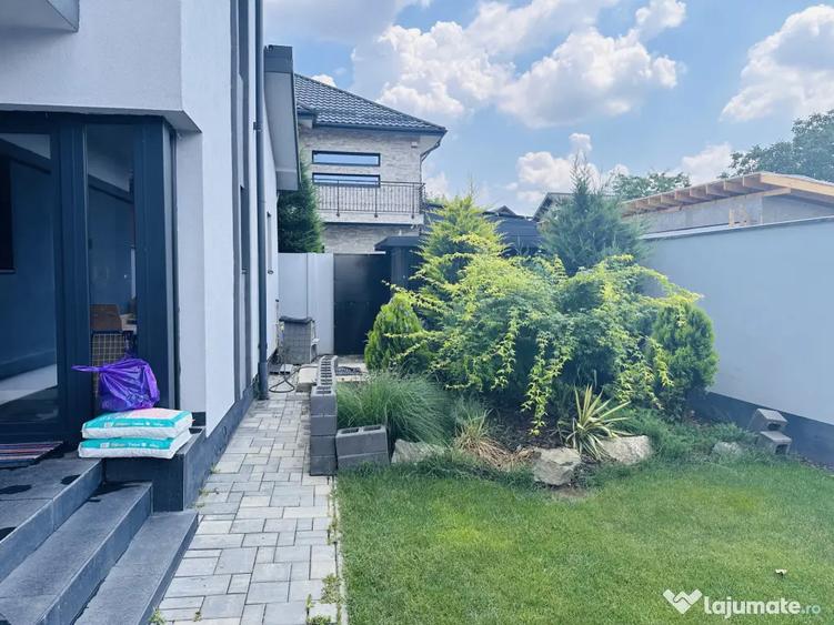 Casă cu 4 camere cu Piscina în Roșu
