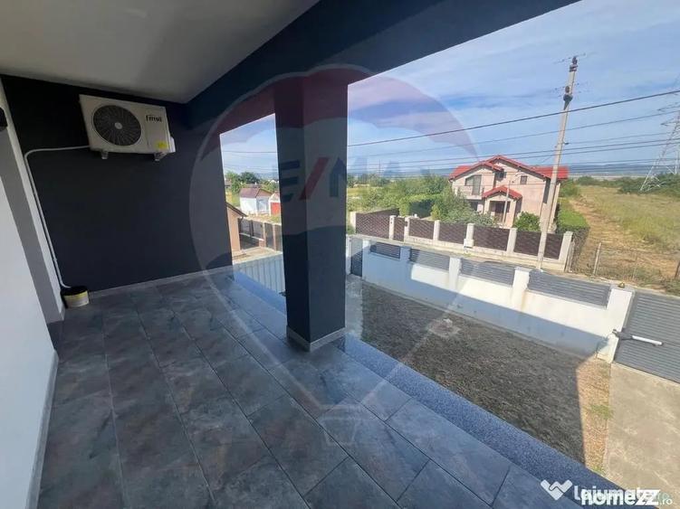Casă cu 4 camere cu Teren 300 Mp în Central