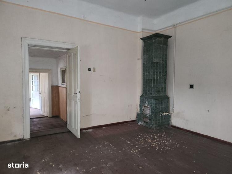 Casă cu 3 camere în Central