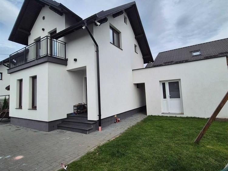 Casă individuală cu 3 camere cu Teren 300 Mp în Central