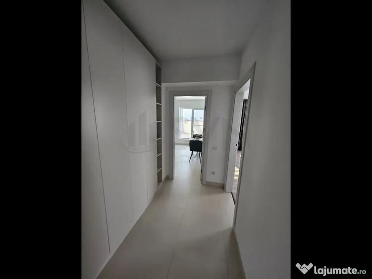 Apartament cu 2 camere decomandat în Titan