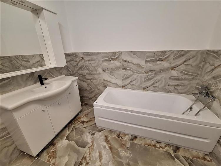 Duplex cu 4 camere cu Teren 520 Mp în 9 Mai