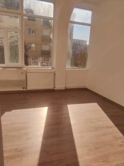 Spa?iu comercial birouri de inchiriat 250 mp utili Str. Meziadului 2B, Oradea - 2