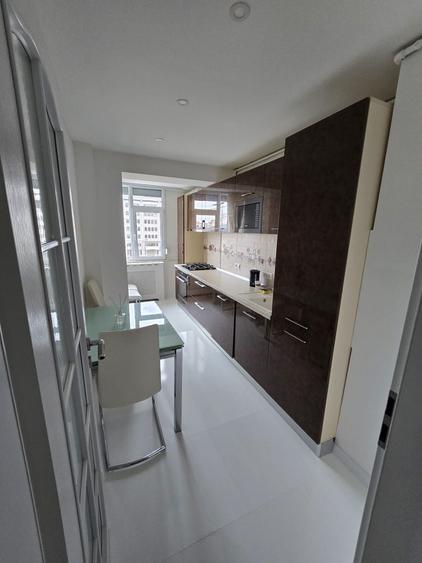 Apartament cu 3 camere în Ultracentral