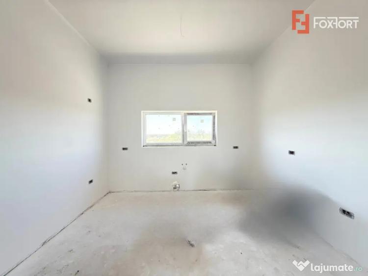 Casă cu 4 camere cu Teren 305 Mp în Săcălaz
