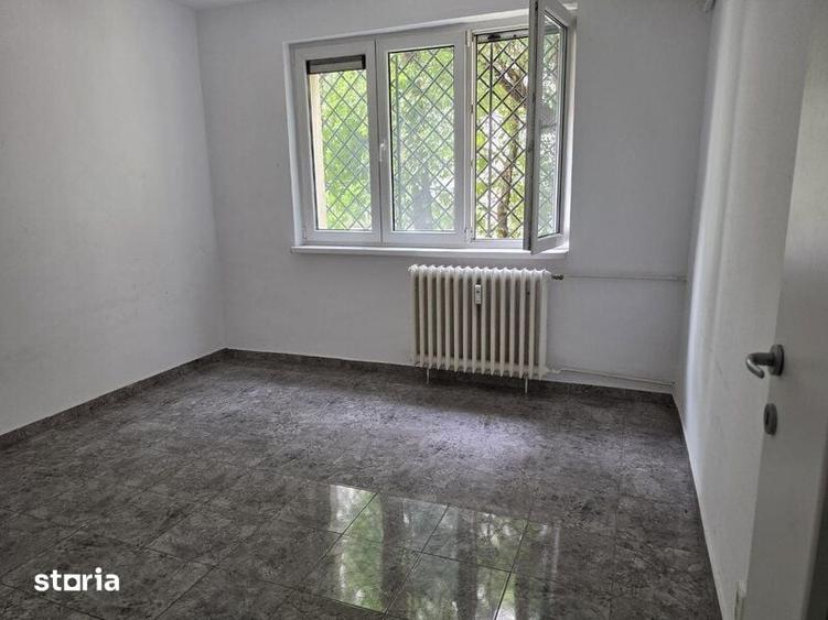 Apartament cu 3 camere în Dristor