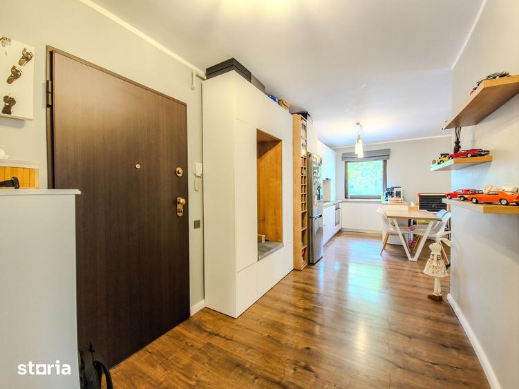 Apartament cu 3 camere semidecomandat în Europa