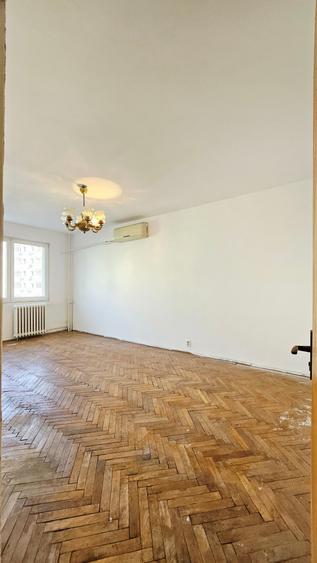 Apartament cu 3 camere decomandat în Dristor