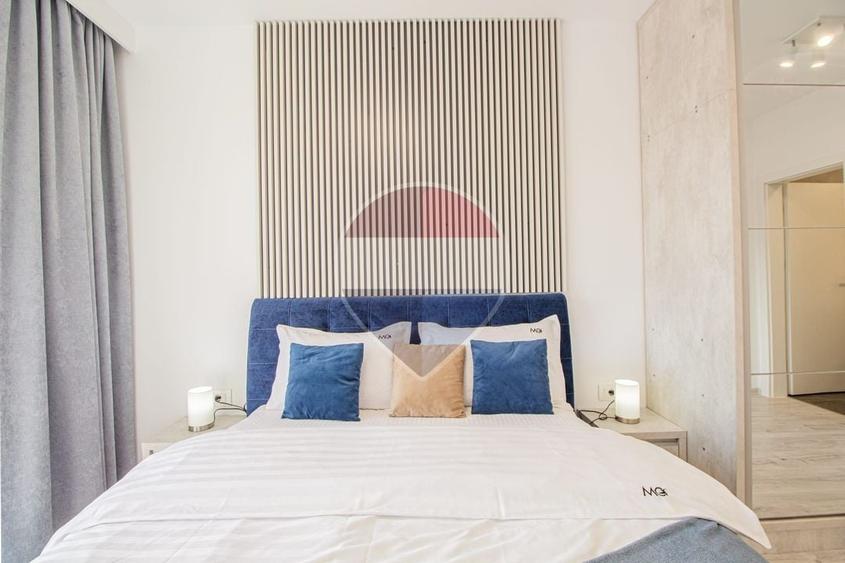 Apartament cu 3 camere decomandat, mobilat în Central