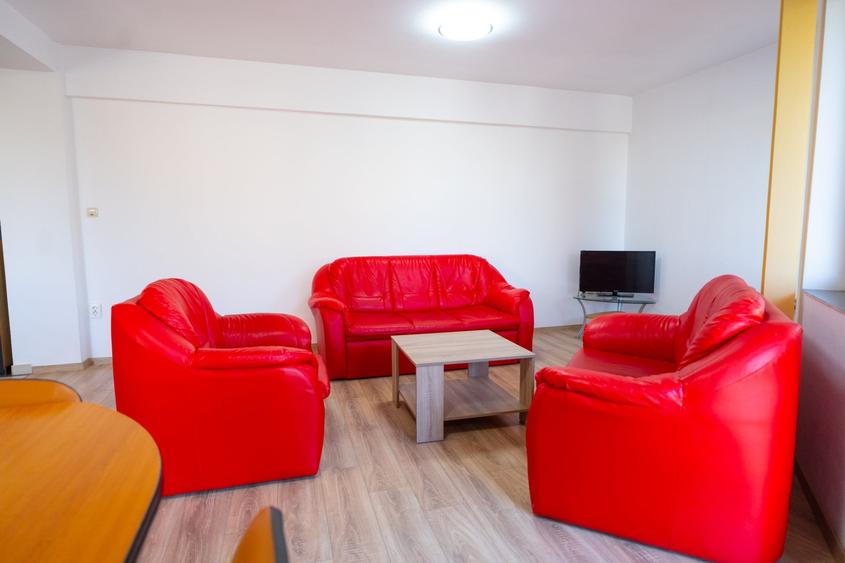 Apartament cu 3 camere decomandat în Zorilor
