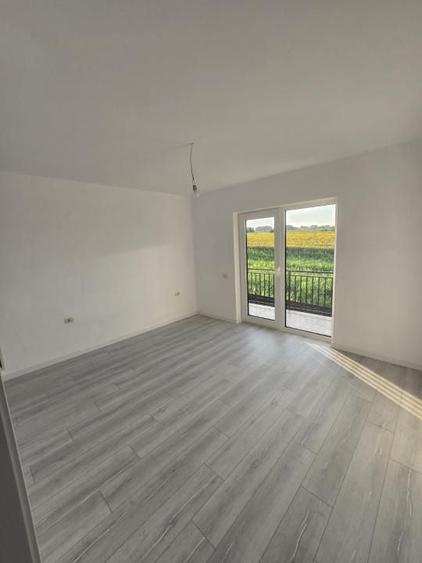 Casă cu 5 camere cu Canalizare în Valea Lupului