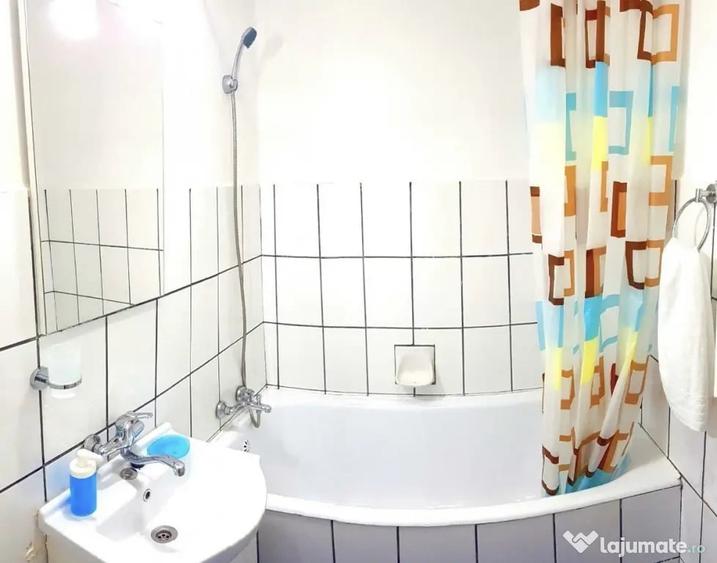 Apartament cu 2 camere semidecomandat în Cetate