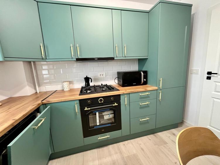 Apartament cu 2 camere decomandat în Galata