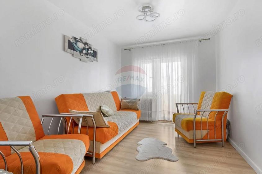 Apartament cu 5 camere decomandat, mobilat în Micălaca